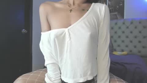 evelyn_jones__ online show from October 2025 12:47:01 PM
