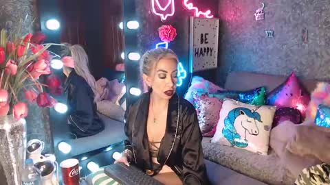 EvelynaGrey online show from December 2024 09:00:01 AM