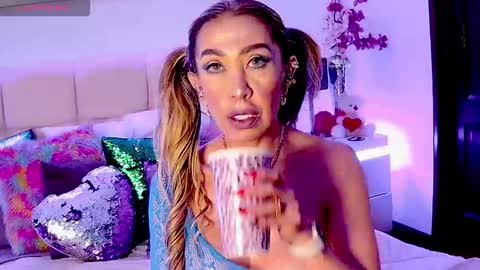 Snapshot of evelynagrey chatting on November 2025 07:15:01 PM EvelynaGrey online show from November 2025 07:15:01 PM