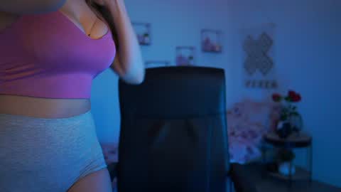 evelyncage_ online show from February 2025 10:06:02 PM
