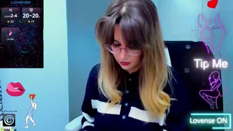 Snapshot of evelyne_rose chatting on October 2025 05:08:02 AM evelyne_rose online show from October 2025 05:08:02 AM