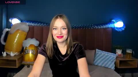 Evelyn online show from September 2025 01:32:02 AM