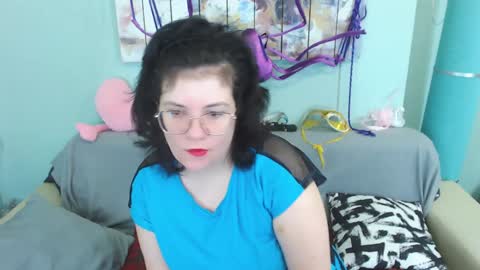 Everly online show from December 2024 05:04:01 AM