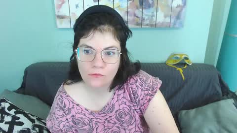 Everly online show from February 2025 12:05:02 PM