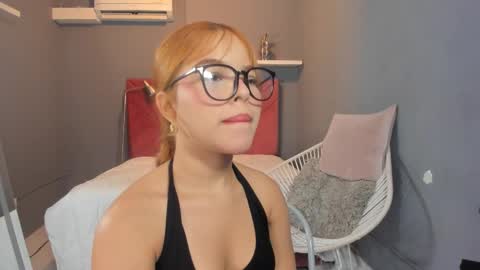 Sophia online show from October 2025 08:07:01 PM