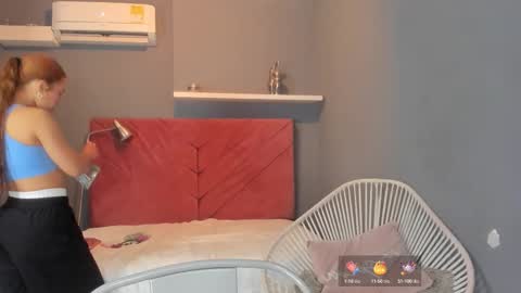 Sophia online show from October 2025 07:46:02 PM