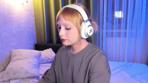 Snapshot of eves_eyes chatting on November 2025 12:09:02 AM Forget me not eve on CB online show from November 2025 12:09:02 AM