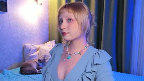 Snapshot of eves_eyes chatting on November 2025 09:28:02 AM Forget me not eve on CB online show from November 2025 09:28:02 AM