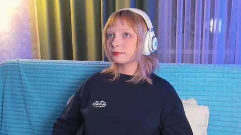 Snapshot of eves_eyes chatting on November 2025 05:13:02 AM Forget me not eve on CB online show from November 2025 05:13:02 AM