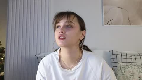 evi_woow online show from December 2024 08:57:02 PM