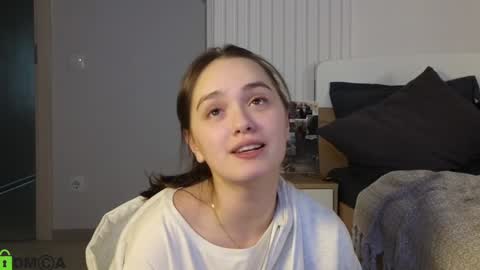 evi_woow online show from February 2025 11:32:01 PM