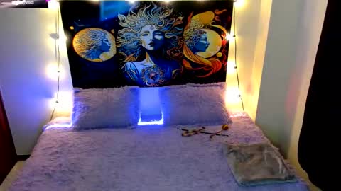 Evie99  online show from October 2025 03:36:01 PM