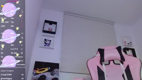 Snapshot of evie_cloud chatting on October 2025 04:01:02 AM Evie Cloud online show from October 2025 04:01:02 AM