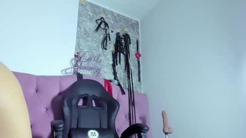 Snapshot of evil_sammy chatting on September 2025 08:54:01 PM Mistress Sammy online show from September 2025 08:54:01 PM