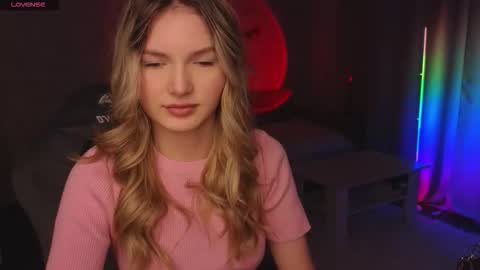 Evelyn online show from November 2025 11:42:01 AM