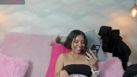 Snapshot of evolette_angels chatting on September 2025 04:34:01 PM EVOLETTE ANGELS online show from September 2025 04:34:01 PM