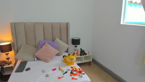 Snapshot of evvaa_moon chatting on October 2025 01:20:01 PM evvaa_moon online show from October 2025 01:20:01 PM