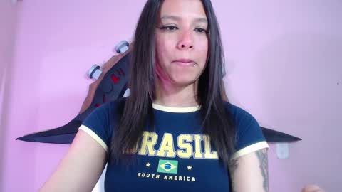 Snapshot of evybubbles_ chatting on October 2025 04:51:02 PM Im Evy online show from October 2025 04:51:02 PM