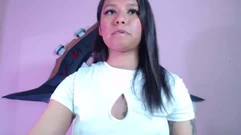 Snapshot of evybubbles_ chatting on October 2025 03:44:01 PM Im Evy online show from October 2025 03:44:01 PM