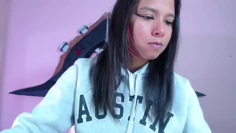 Snapshot of evybubbles_ chatting on October 2025 03:07:01 PM Im Evy online show from October 2025 03:07:01 PM