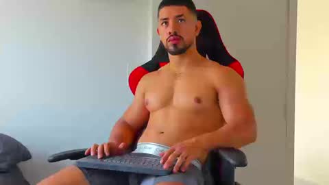 Snapshot of ezzio_scolaro chatting on September 2025 01:22:01 PM Ezzio Scolaro online show from September 2025 01:22:01 PM