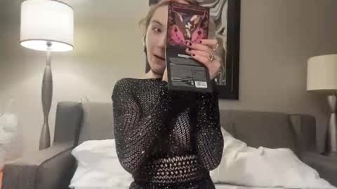 Snapshot of faexoxoxo chatting on October 2025 10:47:01 AM Fae online show from October 2025 10:47:01 AM