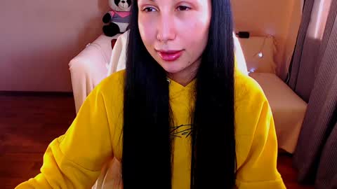 Elli  online show from December 2024 11:47:01 AM