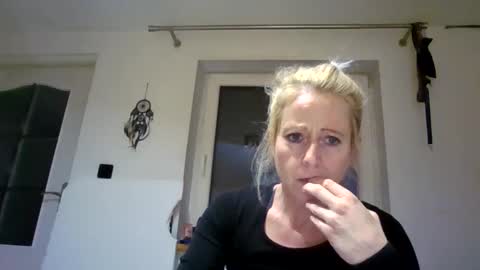 Snapshot of fairy_nightmare chatting on October 2025 04:40:01 PM Fairy NightMary online show from October 2025 04:40:01 PM