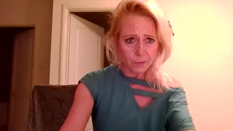 Snapshot of fairy_nightmare chatting on November 2025 05:01:02 PM Fairy NightMary online show from November 2025 05:01:02 PM