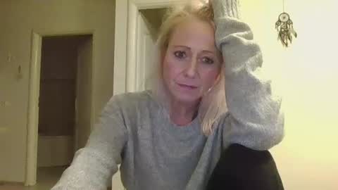 Snapshot of fairy_nightmare chatting on November 2025 09:05:02 PM Fairy NightMary online show from November 2025 09:05:02 PM