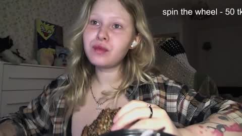 Snapshot of fairydreams_ chatting on November 2025 09:35:01 PM Arisha online show from November 2025 09:35:01 PM