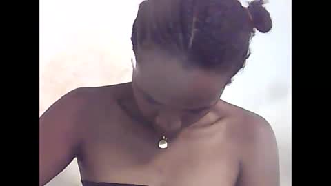 falielyse online show from October 2025 11:21:02 AM