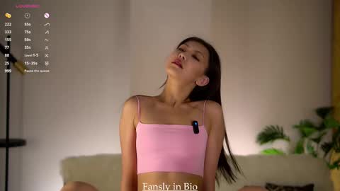 Kim online show from October 2025 02:29:01 PM