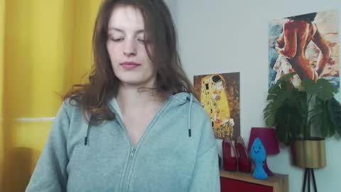 Nadine online show from September 2025 05:44:01 AM