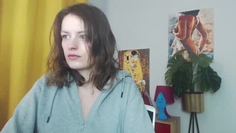 Nadine online show from October 2025 04:54:01 AM