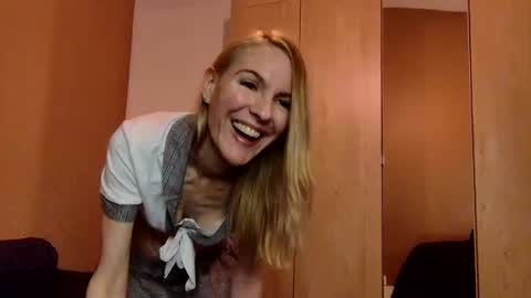 Fanny online show from December 2024 03:00:02 AM