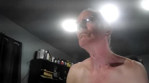 Snapshot of fantasyresort chatting on November 2025 04:22:02 AM fantasyresort online show from November 2025 04:22:02 AM