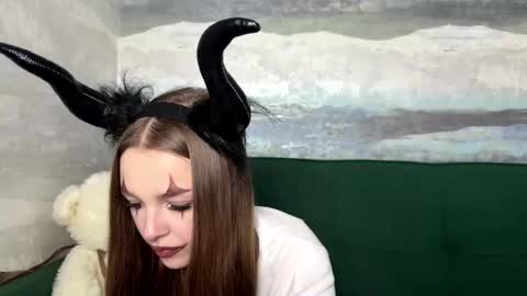 Snapshot of farahmantifel chatting on October 2025 12:50:01 PM Anna Scovich online show from October 2025 12:50:01 PM