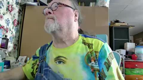 Fred. online show from December 2024 04:13:01 AM