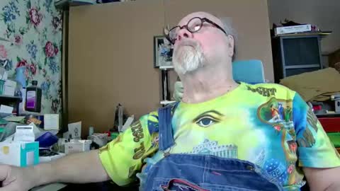 Fred. online show from January 2025 08:16:02 PM