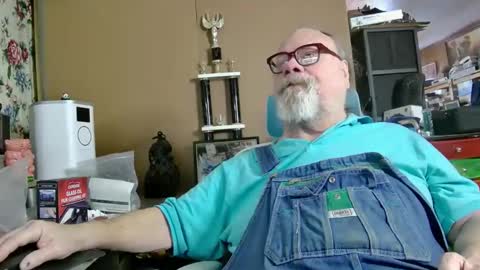 Fred. online show from February 2025 08:11:02 PM