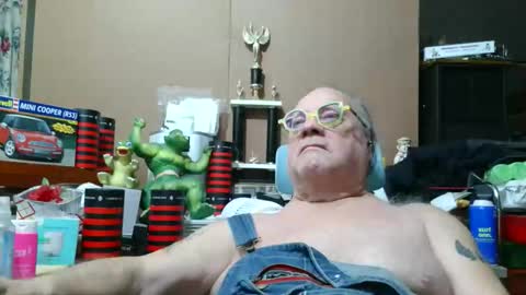 Snapshot of fatfreddythecat chatting on November 2025 09:13:01 PM Fred. online show from November 2025 09:13:01 PM