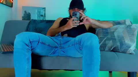 favid95 online show from October 2025 04:52:02 PM