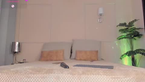 welcome to my world  online show from October 2025 12:17:02 AM