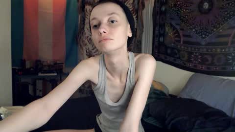 Mossfairy online show from November 2025 03:17:01 AM