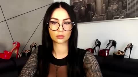Faye online show from September 2025 03:11:01 PM