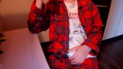 Snapshot of fckmikh chatting on October 2025 12:37:02 PM Michael online show from October 2025 12:37:02 PM