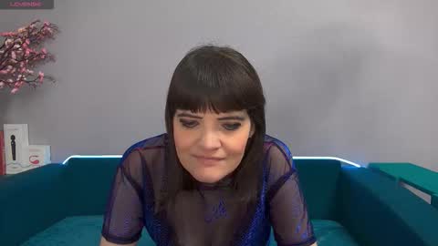 Laura online show from October 2025 02:53:01 AM