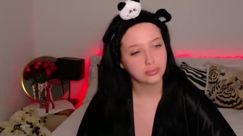 Snapshot of felicia_herceg chatting on November 2025 05:48:02 PM Felicia Herceg online show from November 2025 05:48:02 PM