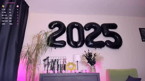 Fely online show from January 2025 07:23:02 PM